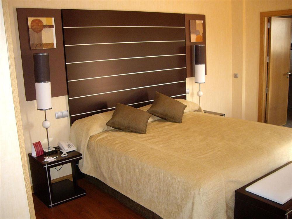 B&B Hotel Madrid Фуенлабрада Стая снимка